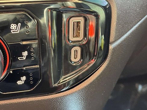 Used 2024 Chevrolet Silverado 2500 LTZ w/ LTZ Premium Package AWD/4WD image 21