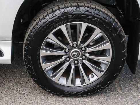 Used 2021 Lexus GX 460 Luxury w/ Off Road Package AWD/4WD image 13