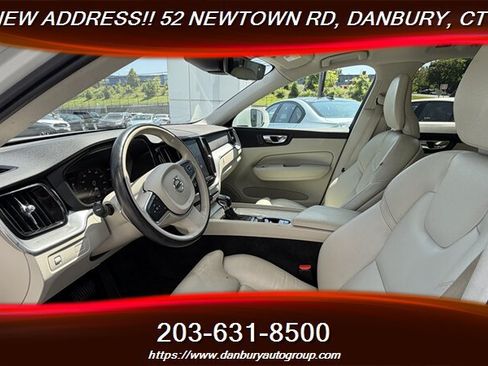 Used 2019 Volvo XC60 T6 Momentum w/ Premium Package AWD/4WD image 15