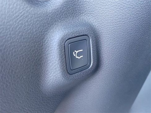 New 2026 Jeep Compass Limited image 9