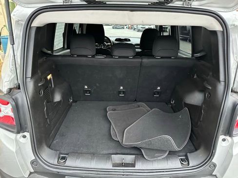 Used 2021 Jeep Renegade Sport image 18