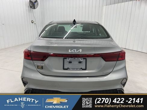 Used 2023 Kia Forte LXS w/ LXS Technology Package image 4