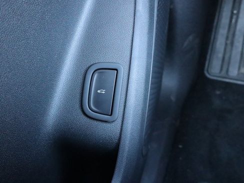 Used 2025 Chevrolet Traverse LT w/ Driver Confidence Package image 22