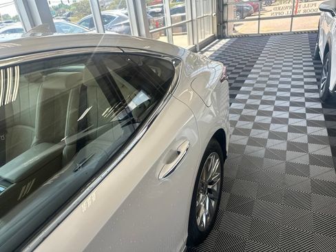Used 2019 Lexus LS 500h AWD w/ Accessory Package (Z1) image 6