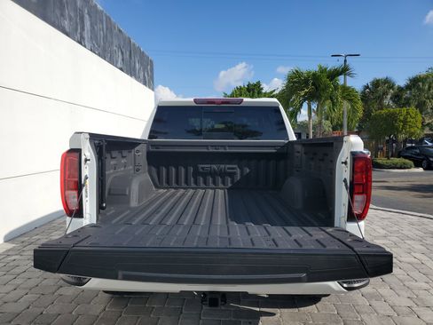 Certified 2023 GMC Sierra 1500 Elevation w/ Elevation Premium Package image 10