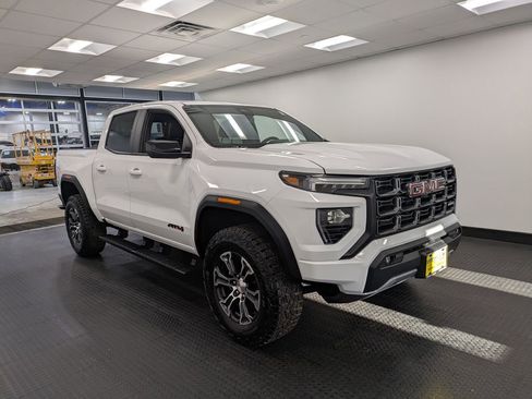 Used 2023 GMC Canyon AT4 w/ AT4 Premium Package image 3