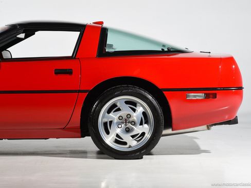 Used 1990 Chevrolet Corvette ZR-1 RWD image 14