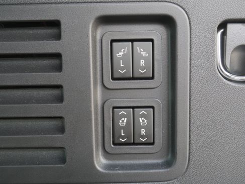 Certified 2026 Chevrolet Traverse RS AWD/4WD image 9