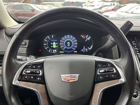 Used 2020 Cadillac Escalade Luxury w/ LPO, Radiant Package image 30