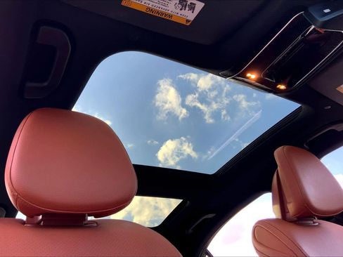 Used 2025 Mercedes-Benz C 300 Sedan image 14