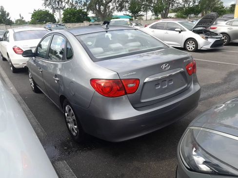 Used 2010 Hyundai Elantra GLS FWD image 2