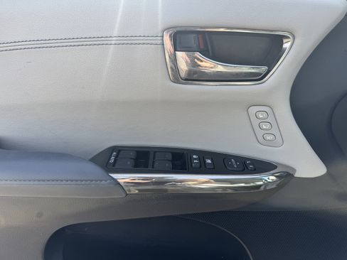 Used 2014 Toyota Avalon Limited image 6