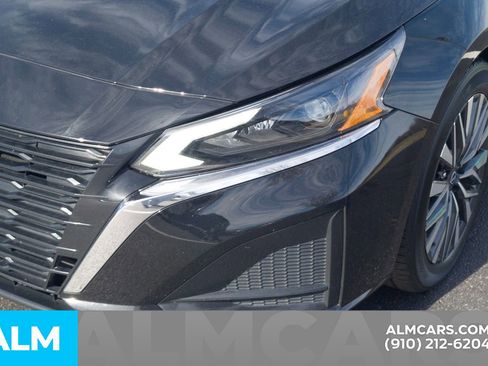 Used 2024 Nissan Altima 2.5 SV image 11