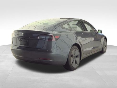 Used 2021 Tesla Model 3 Standard Range Plus image 5