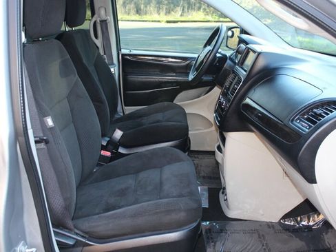 Used 2016 Dodge Grand Caravan American Value Package image 18