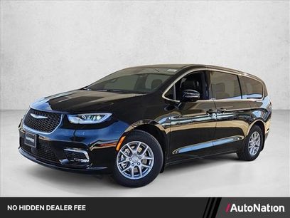 New 2026 Chrysler Pacifica Select