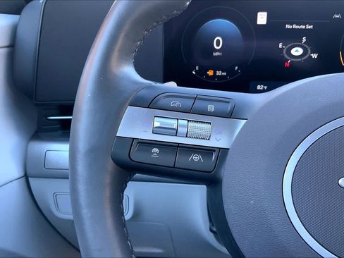 Used 2025 Hyundai Kona Limited FWD image 24