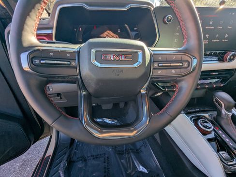 Used 2023 GMC Canyon AT4X image 19