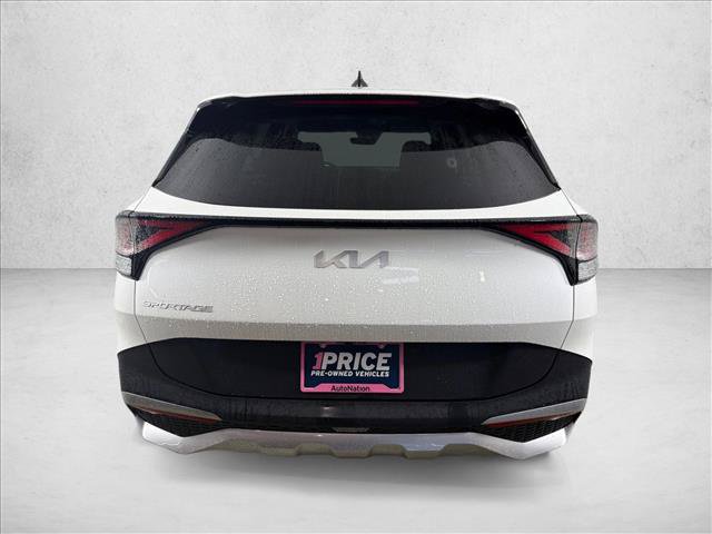 Used 2025 Kia Sportage LX FWD image 4