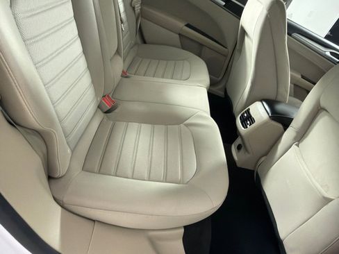 Used 2020 Ford Fusion SE FWD image 17