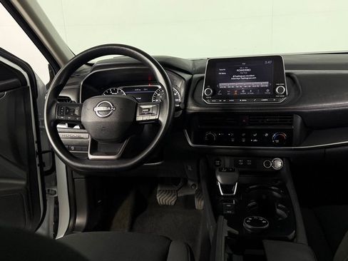 Used 2025 Nissan Rogue S image 14