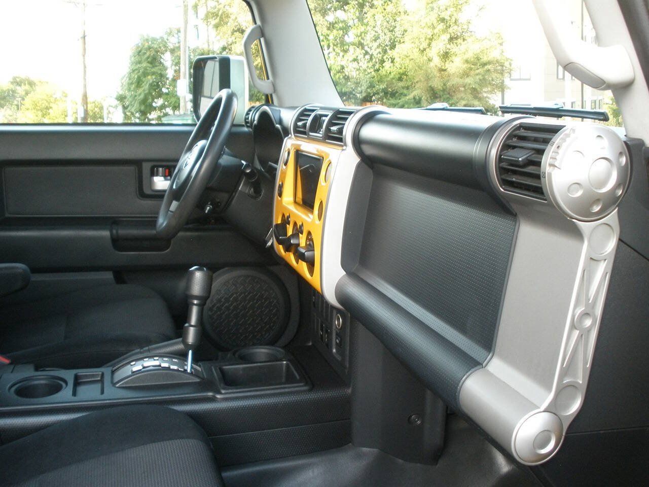 Used 2007 Toyota FJ Cruiser 2WD image 27