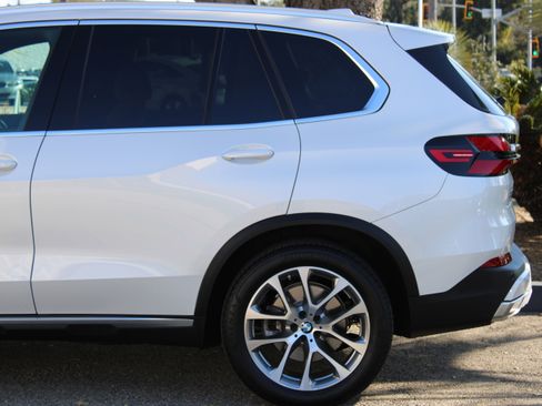 Used 2026 BMW X5 xDrive40i image 10