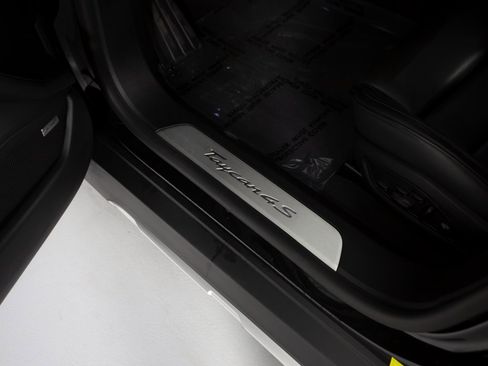 Certified 2023 Porsche Taycan 4S image 19