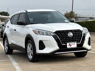 Certified 2025 Nissan Kicks Play S video 2