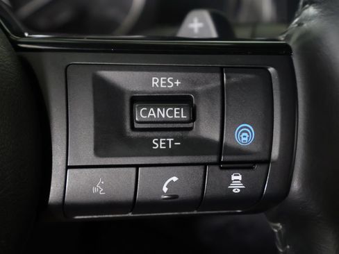 Used 2023 Nissan Pathfinder SL w/ Black Appearance Package AWD/4WD image 48