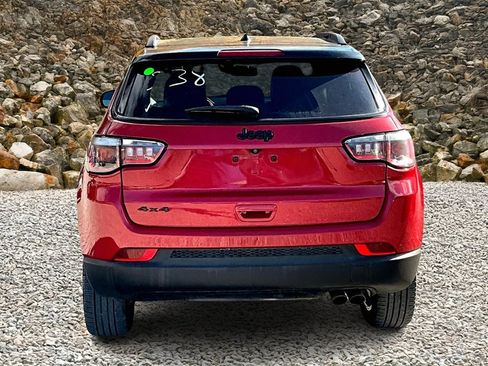 Used 2018 Jeep Compass Latitude image 4