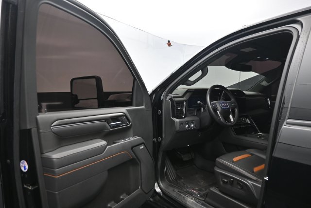 Used 2025 GMC Sierra 2500 AT4 AWD/4WD image 12