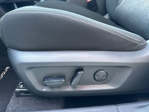 Used 2025 Nissan Rogue SV AWD/4WD image 15
