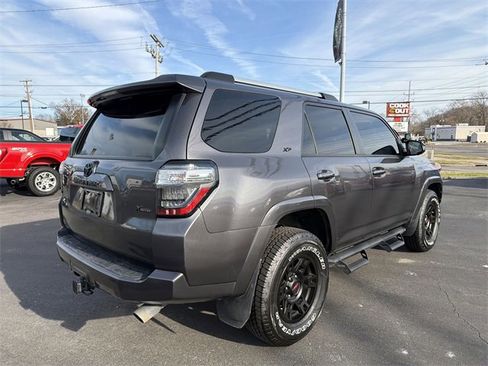 Used 2022 Toyota 4Runner SR5 Premium w/ Moonroof Package image 4