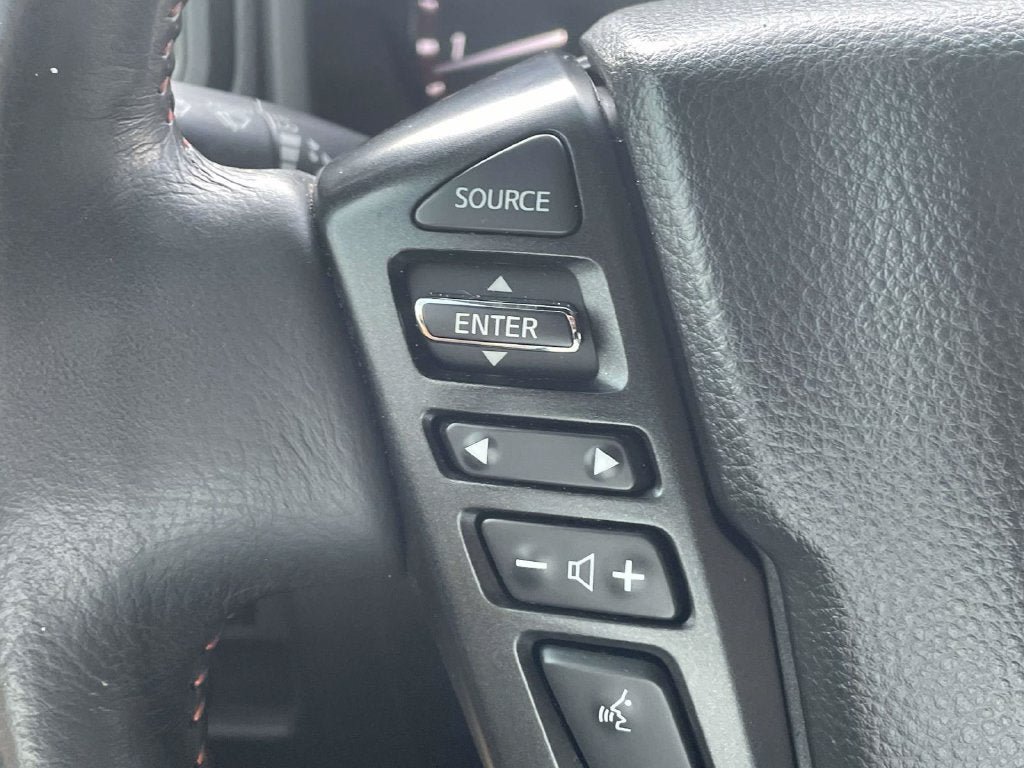 Used 2021 Nissan Titan PRO-4X w/ Pro-4x Convenience Package AWD/4WD image 33