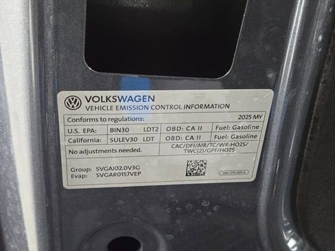 Used 2025 Volkswagen Tiguan SE R-Line AWD/4WD image 28