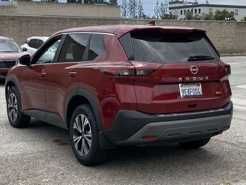 Certified 2023 Nissan Rogue SV FWD image 4