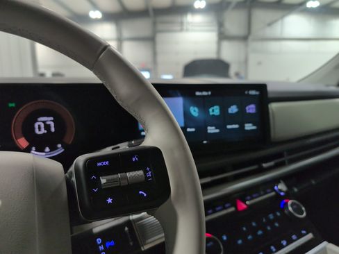 Used 2025 Hyundai Santa Fe SEL image 23