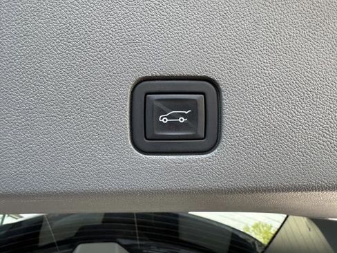 Certified 2023 Cadillac XT6 Premium Luxury image 68