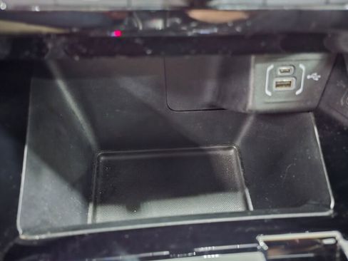 Used 2024 Jeep Compass Limited image 15