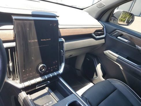 Used 2026 GMC Acadia Denali w/ Super Cruise Package AWD/4WD image 25