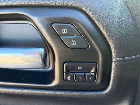 Used 2021 Chevrolet Silverado 1500 High Country w/ Safety Package II image 12