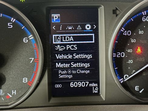 Used 2018 Toyota RAV4 LE w/ All Weather Liner Package AWD/4WD image 18