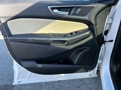 Used 2022 Ford Edge SEL w/ Convenience Package image 12