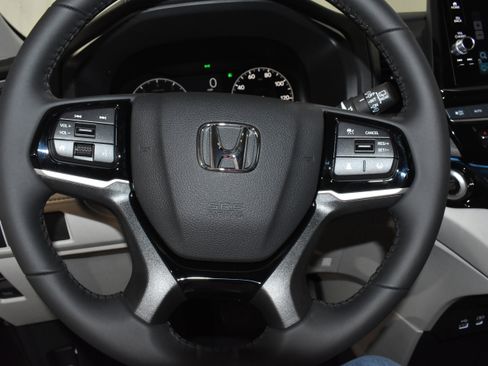 New 2026 Honda Odyssey Touring image 12
