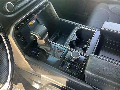 Used 2024 Toyota Tundra Limited AWD/4WD image 22