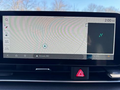 Used 2025 Kia Carnival EX image 24