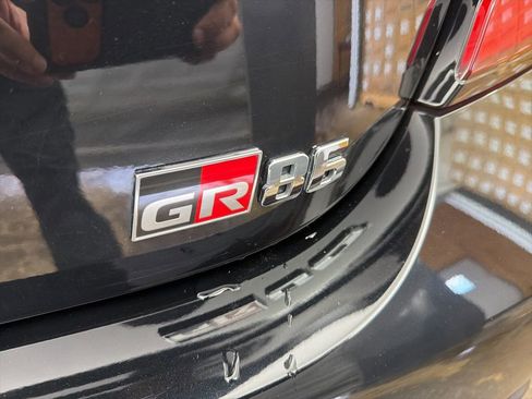 Used 2023 Toyota GR86 Premium w/ ALL Weather Mat Package (TMS) image 21