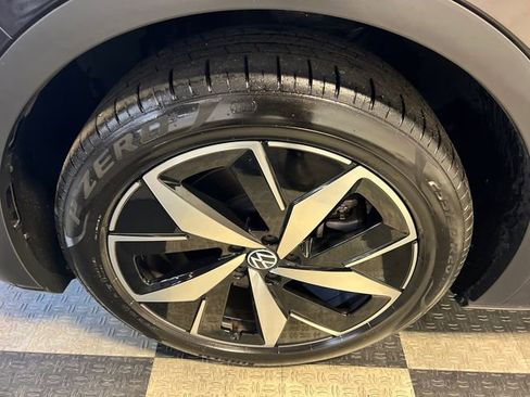 Used 2023 Volkswagen ID.4 S image 9