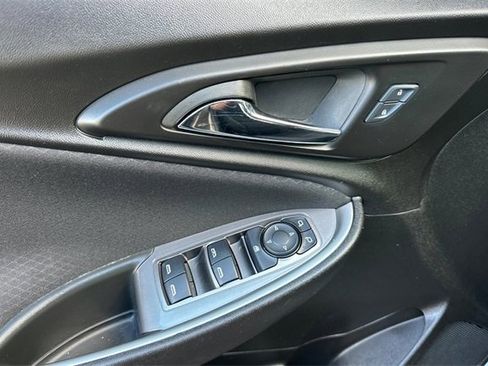 Used 2024 Chevrolet Malibu LT image 11